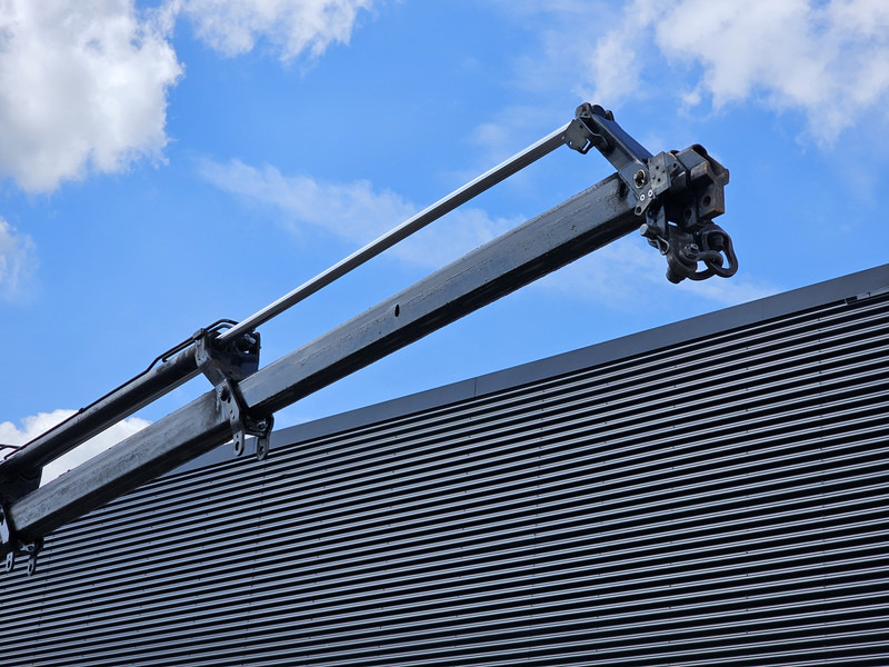 MAN TGX 35.480 8x4-4 / HMF 85 t/m + JIB / WINCH - Truk derek: gambar 4 MAN TGX 35.480 8x4-4 / HMF 85 t/m + JIB / WINCH - Truk derek: gambar 4