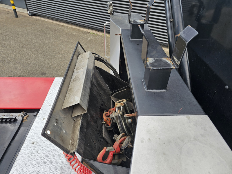 Truk derek MAN TGX 37.480 8x2-6 / HMF 85 t/m CRANE / KRAN: gambar 16