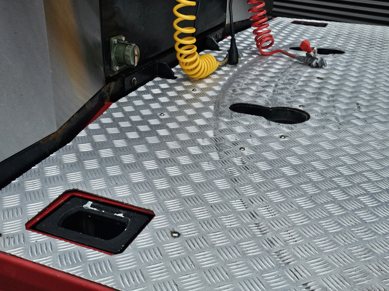 Truk derek MAN TGX 37.480 8x2-6 / HMF 85 t/m CRANE / KRAN: gambar 14