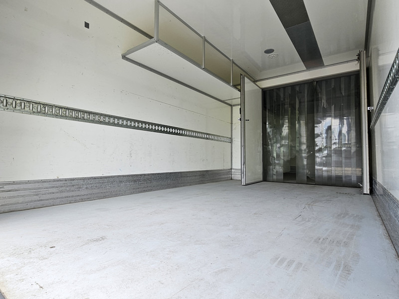 Truk box Volvo FL250 / ELECTRO-COOLING / 4X2 / ELECTRO-COOLING / KOFFER / LBW: gambar 10 Truk box Volvo FL250 / ELECTRO-COOLING / 4X2 / ELECTRO-COOLING / KOFFER / LBW: gambar 10