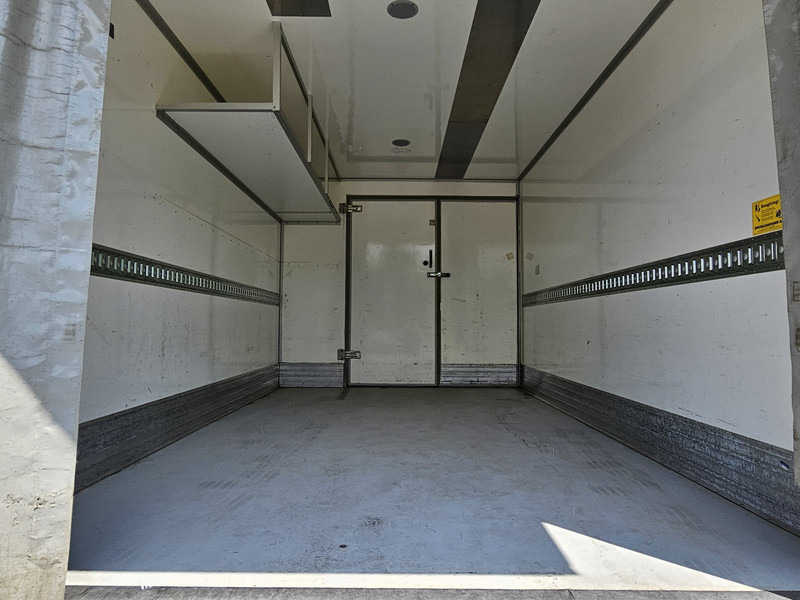 Truk box Volvo FL250 / ELECTRO-COOLING / 4X2 / ELECTRO-COOLING / KOFFER / LBW: gambar 19 Truk box Volvo FL250 / ELECTRO-COOLING / 4X2 / ELECTRO-COOLING / KOFFER / LBW: gambar 19