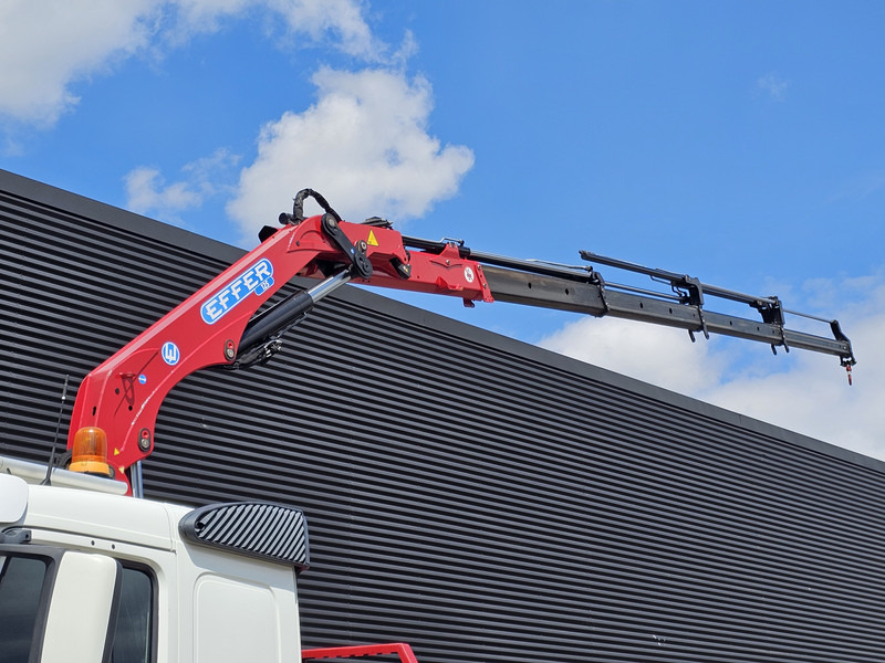 Volvo FM 330 4x2 / EFFER 12.5 t/m CRANE / KRAN - Truk derek: gambar 2 Volvo FM 330 4x2 / EFFER 12.5 t/m CRANE / KRAN - Truk derek: gambar 2