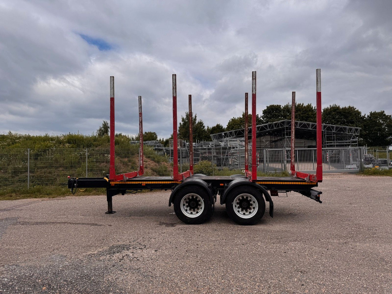 Goldhofer Glogger 2 Achser 14,5 m 18 to. Holztransporter - Trailer pengangkut kayu: gambar 1 Goldhofer Glogger 2 Achser 14,5 m 18 to. Holztransporter - Trailer pengangkut kayu: gambar 1
