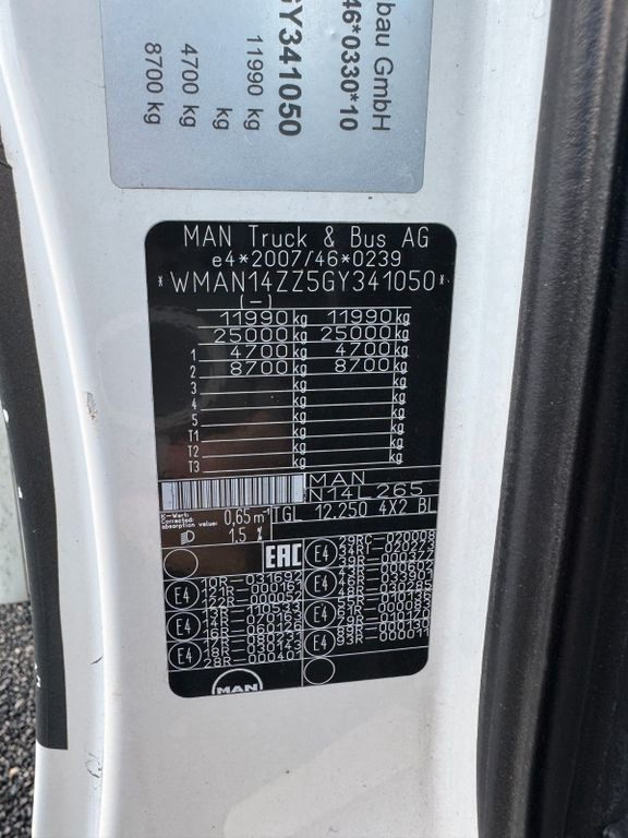 MAN 12.250 4X2 Koffer LBW Klima Diff.Sperre AHK MAN 12.250 4X2 Koffer LBW Klima Diff.Sperre AHK - Truk box: gambar 3 MAN 12.250 4X2 Koffer LBW Klima Diff.Sperre AHK MAN 12.250 4X2 Koffer LBW Klima Diff.Sperre AHK - Truk box: gambar 3
