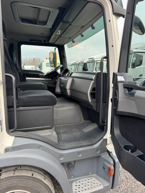 MAN 12.250 4X2 Koffer LBW Klima Diff.Sperre AHK MAN 12.250 4X2 Koffer LBW Klima Diff.Sperre AHK - Truk box: gambar 5 MAN 12.250 4X2 Koffer LBW Klima Diff.Sperre AHK MAN 12.250 4X2 Koffer LBW Klima Diff.Sperre AHK - Truk box: gambar 5