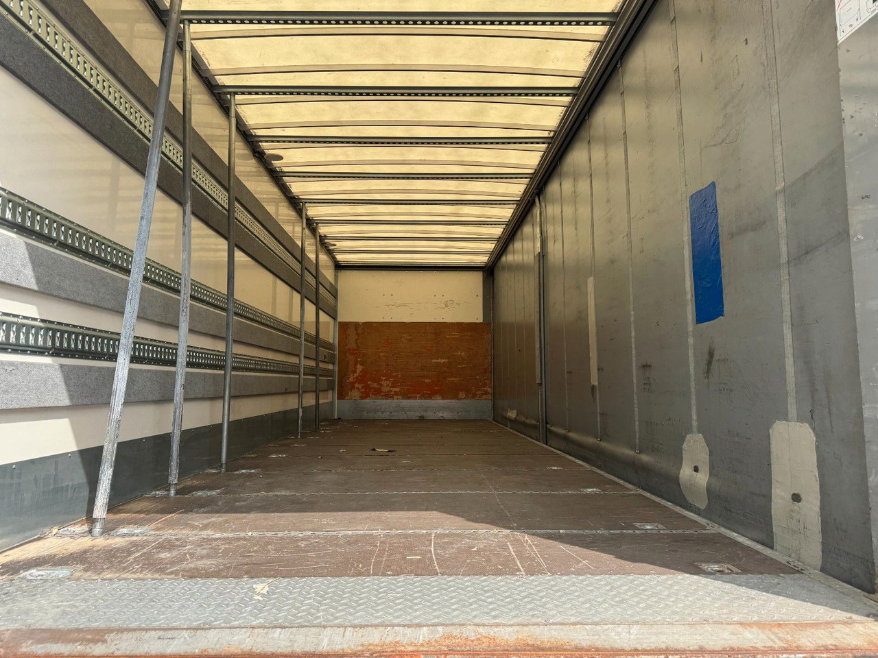 MAN 18.290 4X2 Koffer / Plane Top Zustand 8,30 Meter - Truk dengan terpal samping: gambar 3 MAN 18.290 4X2 Koffer / Plane Top Zustand 8,30 Meter - Truk dengan terpal samping: gambar 3