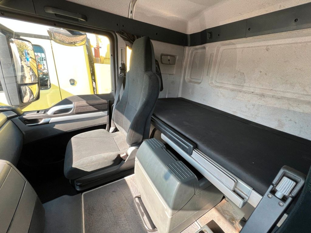 Truk derek, Truk flatbed MAN 26.480 6X2 Baustoff mit Kran HIAB Top Zustand MAN 26.480 6X2 Baustoff mit Kran HIAB Top Zustand: gambar 16 Truk derek, Truk flatbed MAN 26.480 6X2 Baustoff mit Kran HIAB Top Zustand MAN 26.480 6X2 Baustoff mit Kran HIAB Top Zustand: gambar 16