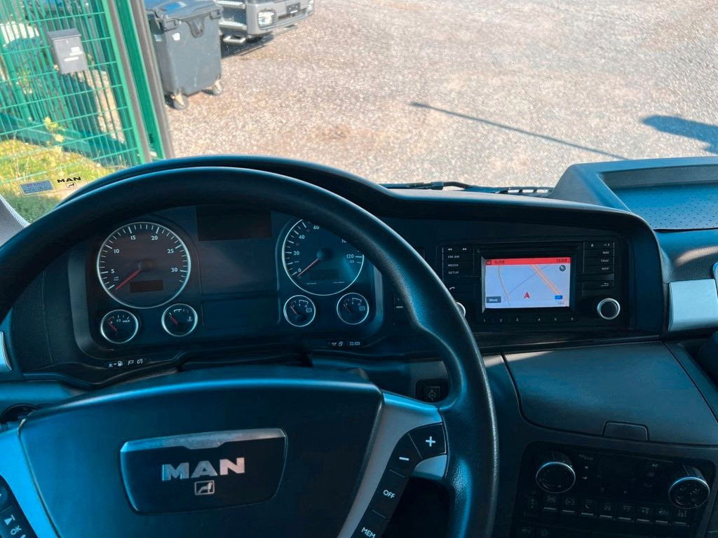 Truk derek, Truk flatbed MAN 26.480 6X2 Baustoff mit Kran HIAB Top Zustand MAN 26.480 6X2 Baustoff mit Kran HIAB Top Zustand: gambar 18 Truk derek, Truk flatbed MAN 26.480 6X2 Baustoff mit Kran HIAB Top Zustand MAN 26.480 6X2 Baustoff mit Kran HIAB Top Zustand: gambar 18