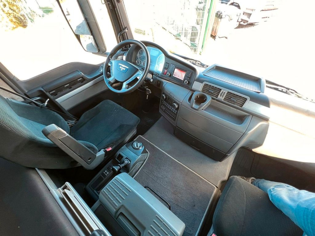 Truk derek, Truk flatbed MAN 26.480 6X2 Baustoff mit Kran HIAB Top Zustand MAN 26.480 6X2 Baustoff mit Kran HIAB Top Zustand: gambar 19 Truk derek, Truk flatbed MAN 26.480 6X2 Baustoff mit Kran HIAB Top Zustand MAN 26.480 6X2 Baustoff mit Kran HIAB Top Zustand: gambar 19