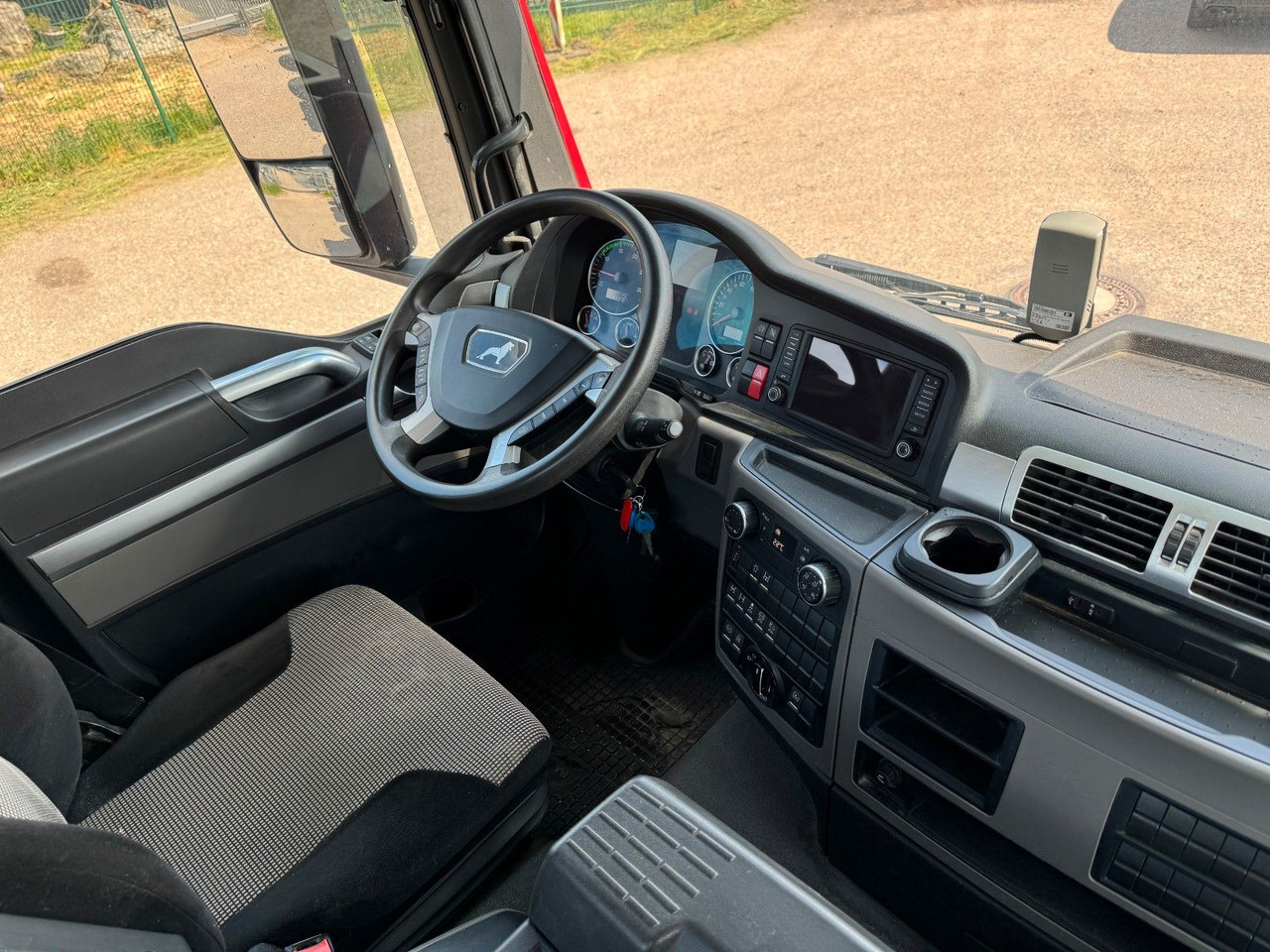 MAN 35.470 8X4 Kipperfahrgestell Reifen 12 X NEU Top - Truk jungkit: gambar 4 MAN 35.470 8X4 Kipperfahrgestell Reifen 12 X NEU Top - Truk jungkit: gambar 4