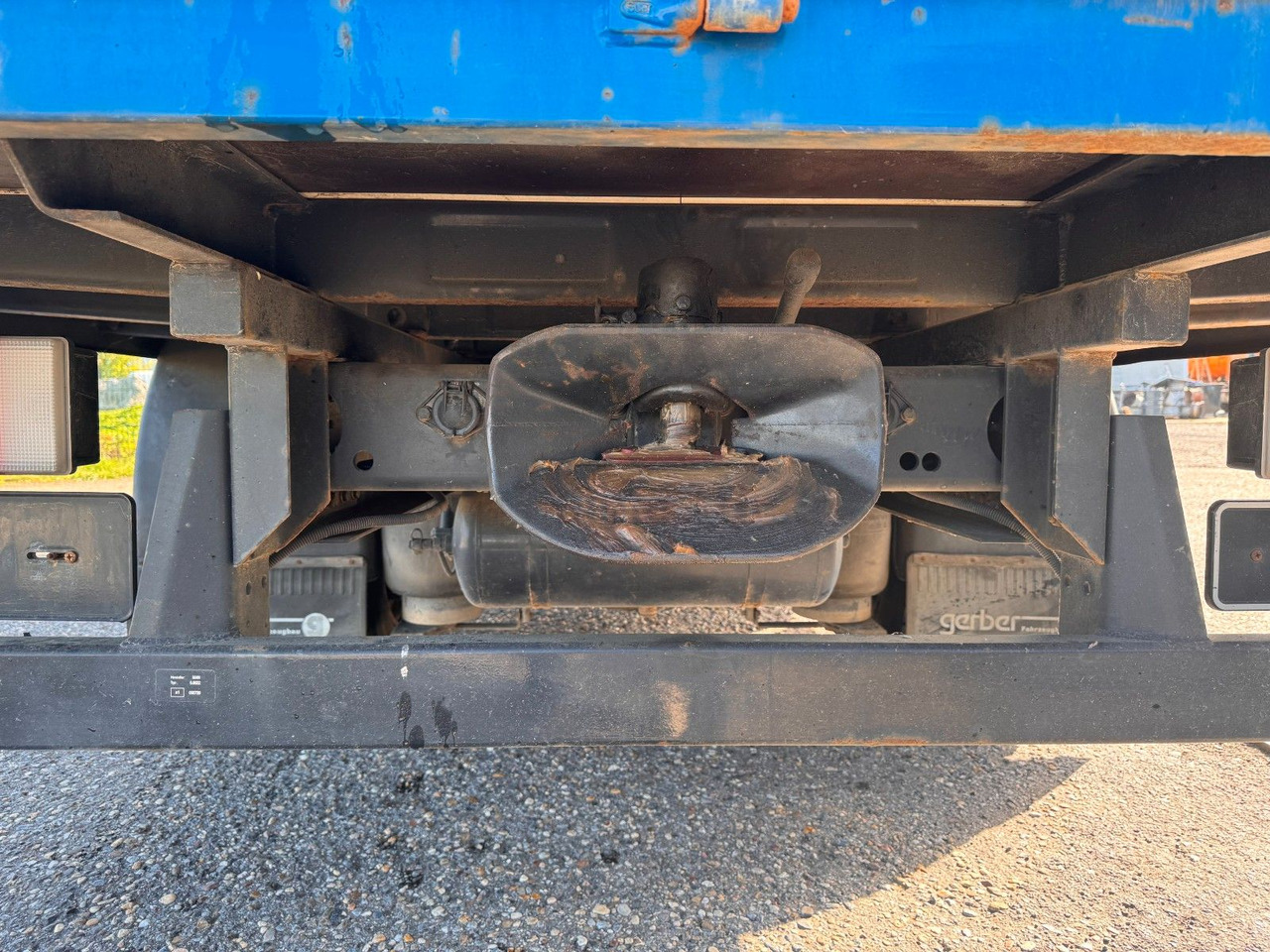 Van dengan terpal samping MAN 8.140 4X2 Pritsche Plane Original Km: gambar 8 Van dengan terpal samping MAN 8.140 4X2 Pritsche Plane Original Km: gambar 8