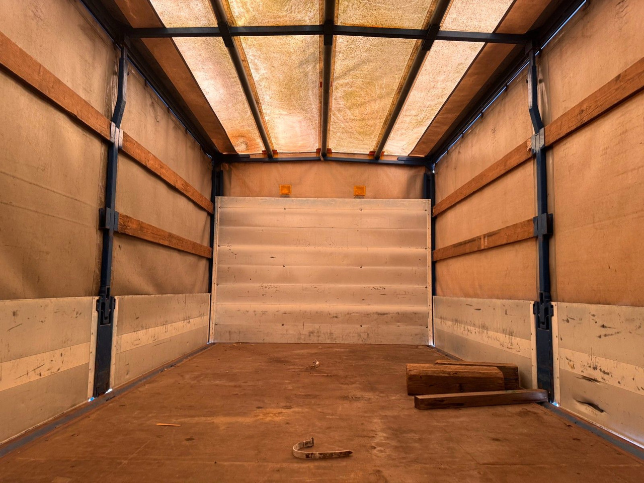 Van dengan terpal samping MAN 8.140 4X2 Pritsche Plane Original Km: gambar 11 Van dengan terpal samping MAN 8.140 4X2 Pritsche Plane Original Km: gambar 11