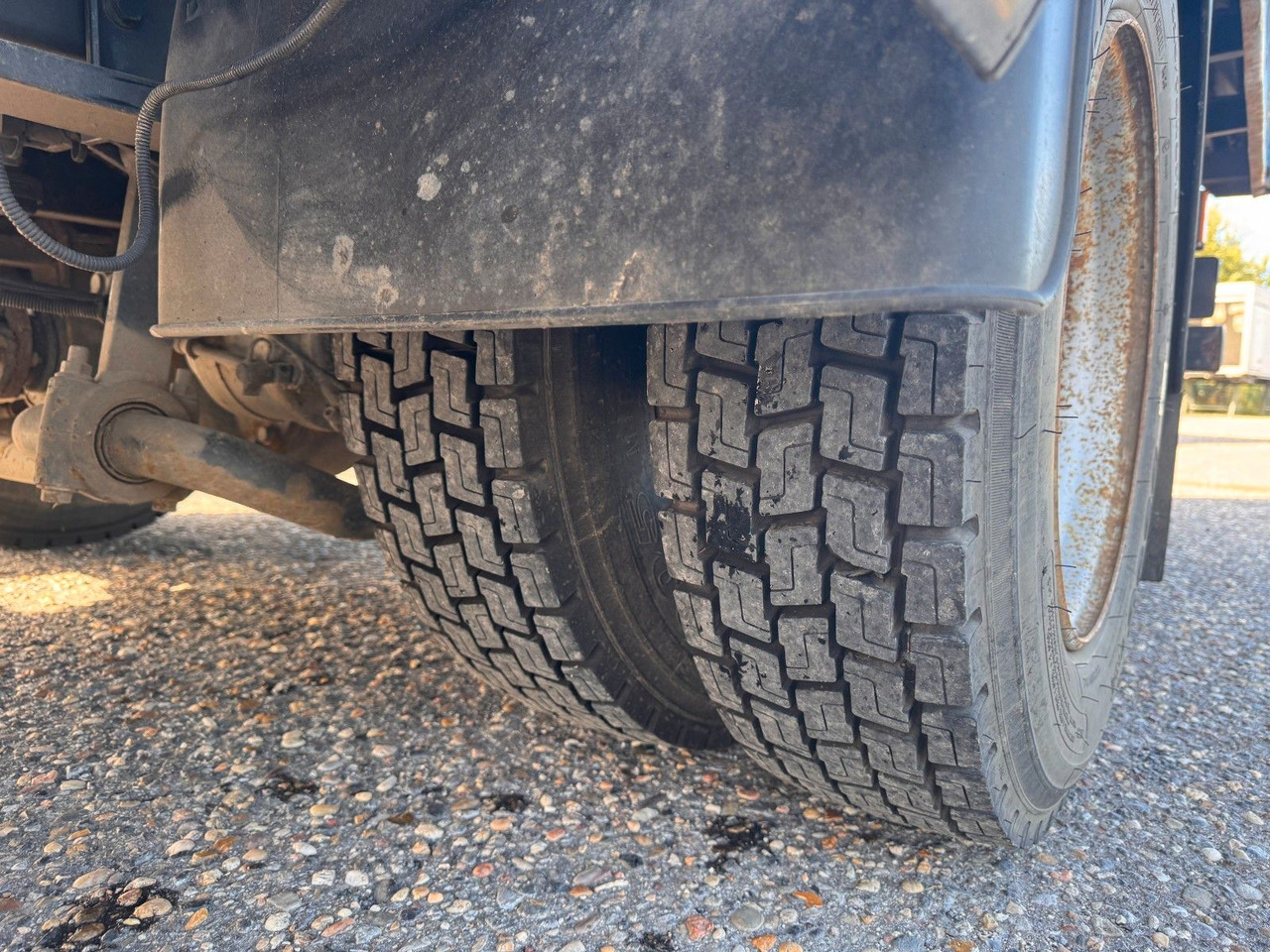 Van dengan terpal samping MAN 8.140 4X2 Pritsche Plane Original Km: gambar 7 Van dengan terpal samping MAN 8.140 4X2 Pritsche Plane Original Km: gambar 7