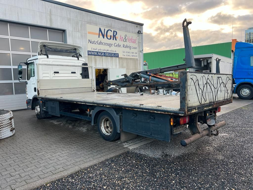 MAN 8.180 4X2 offene Pritsche - Van flatbed: gambar 1 MAN 8.180 4X2 offene Pritsche - Van flatbed: gambar 1