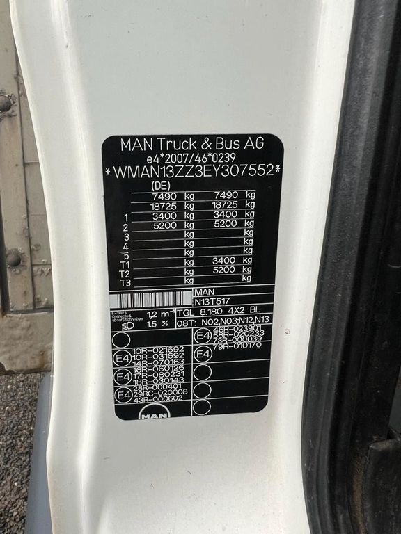 MAN 8.180 4X2 offene Pritsche MAN 8.180 4X2 offene Pritsche - Van flatbed: gambar 3 MAN 8.180 4X2 offene Pritsche MAN 8.180 4X2 offene Pritsche - Van flatbed: gambar 3