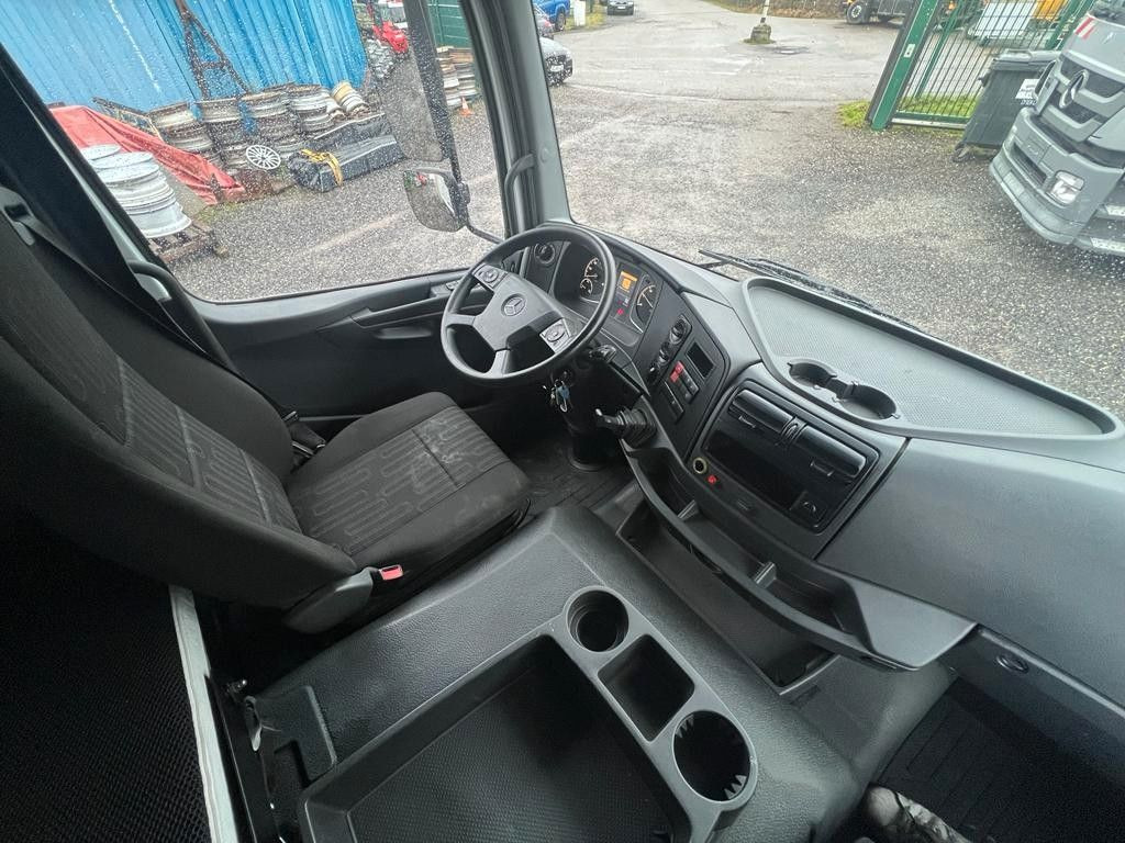 Mercedes-Benz 1324 4X2 Koffer Plane 6 to. Hebebühne Mercedes-Benz 1324 4X2 Koffer Plane 6 to. Hebebühne - Truk dengan terpal samping: gambar 3 Mercedes-Benz 1324 4X2 Koffer Plane 6 to. Hebebühne Mercedes-Benz 1324 4X2 Koffer Plane 6 to. Hebebühne - Truk dengan terpal samping: gambar 3