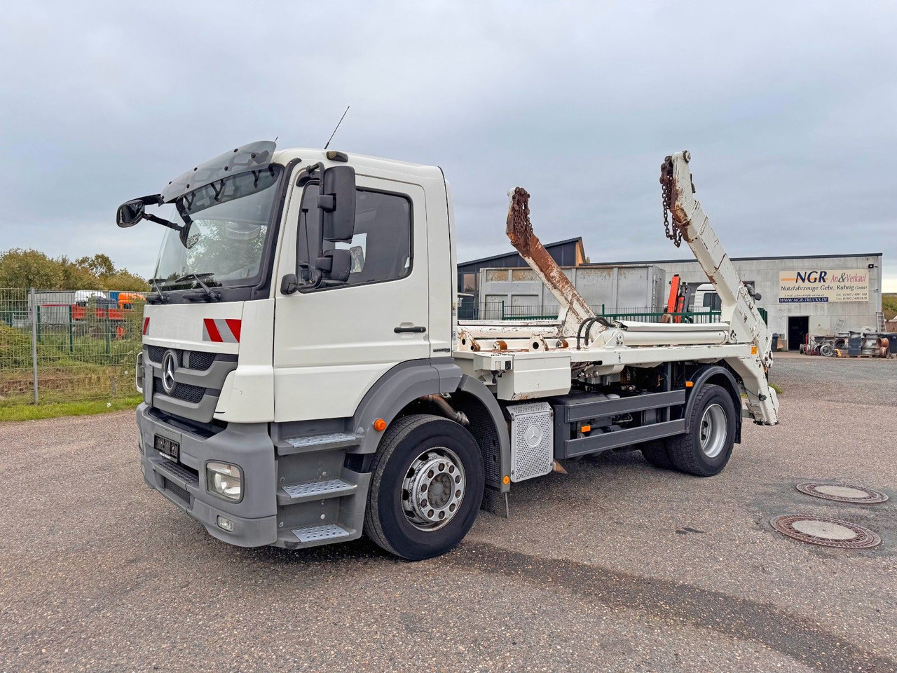 Mercedes-Benz 1833 4X2 Meiller Tele Absetzkipper - Truk jungkit: gambar 1 Mercedes-Benz 1833 4X2 Meiller Tele Absetzkipper - Truk jungkit: gambar 1