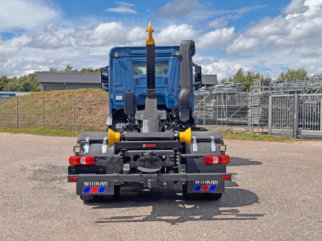 Mercedes-Benz 1833 4X2 Multilift Abroller Top Zustand - Hook lift: gambar 5 Mercedes-Benz 1833 4X2 Multilift Abroller Top Zustand - Hook lift: gambar 5