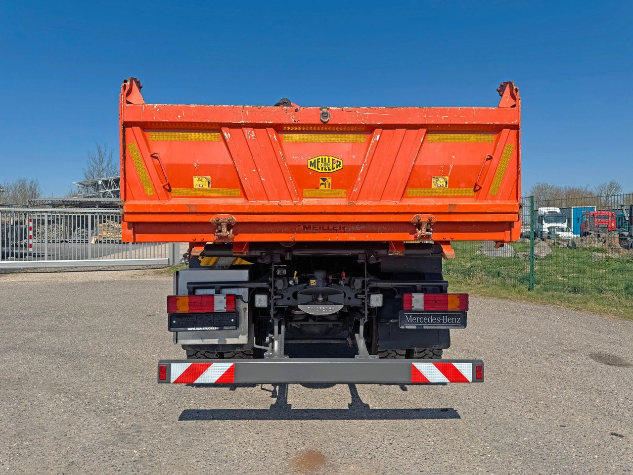 Mercedes-Benz 1844 4x4 Meiller 3S Bordmatik Palfinger PK16001K - Truk jungkit: gambar 4 Mercedes-Benz 1844 4x4 Meiller 3S Bordmatik Palfinger PK16001K - Truk jungkit: gambar 4