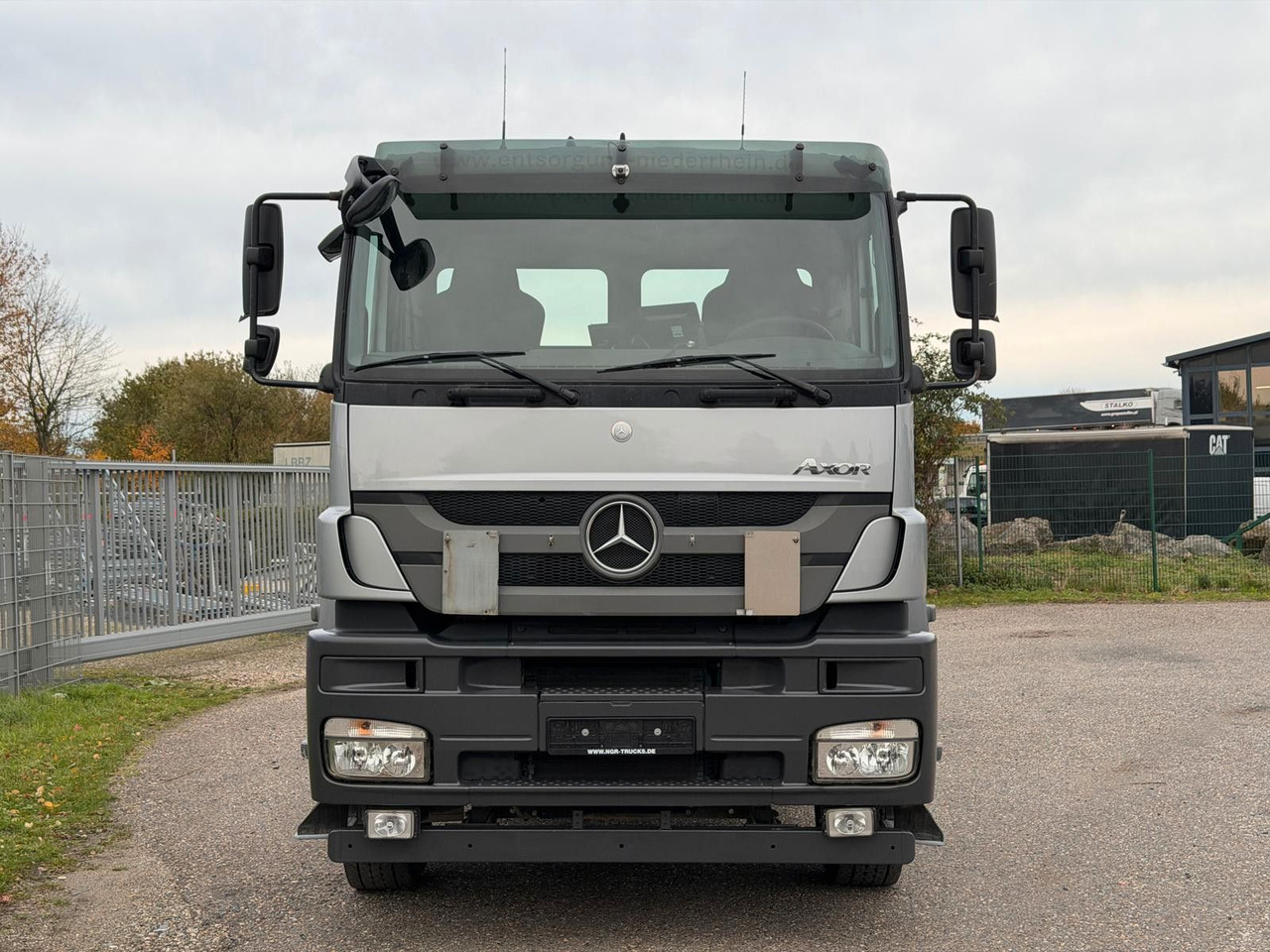 Mercedes-Benz 2540 L 6x2 Palfinger T20 mit hydr. Containerverr - Hook lift: gambar 5 Mercedes-Benz 2540 L 6x2 Palfinger T20 mit hydr. Containerverr - Hook lift: gambar 5