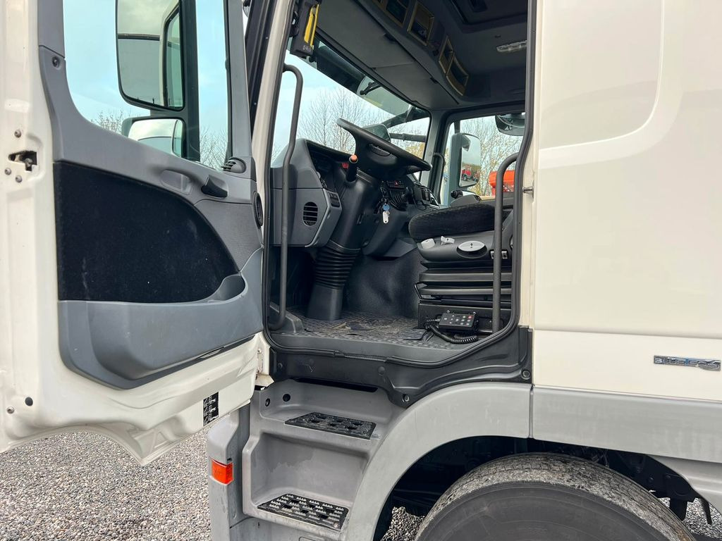 Mercedes-Benz 2541 6X2 Meiller Funk Zustand wie 200 tkm Mercedes-Benz 2541 6X2 Meiller RK 20.65 Funk | Top Zustand! - Hook lift: gambar 5 Mercedes-Benz 2541 6X2 Meiller Funk Zustand wie 200 tkm Mercedes-Benz 2541 6X2 Meiller RK 20.65 Funk | Top Zustand! - Hook lift: gambar 5