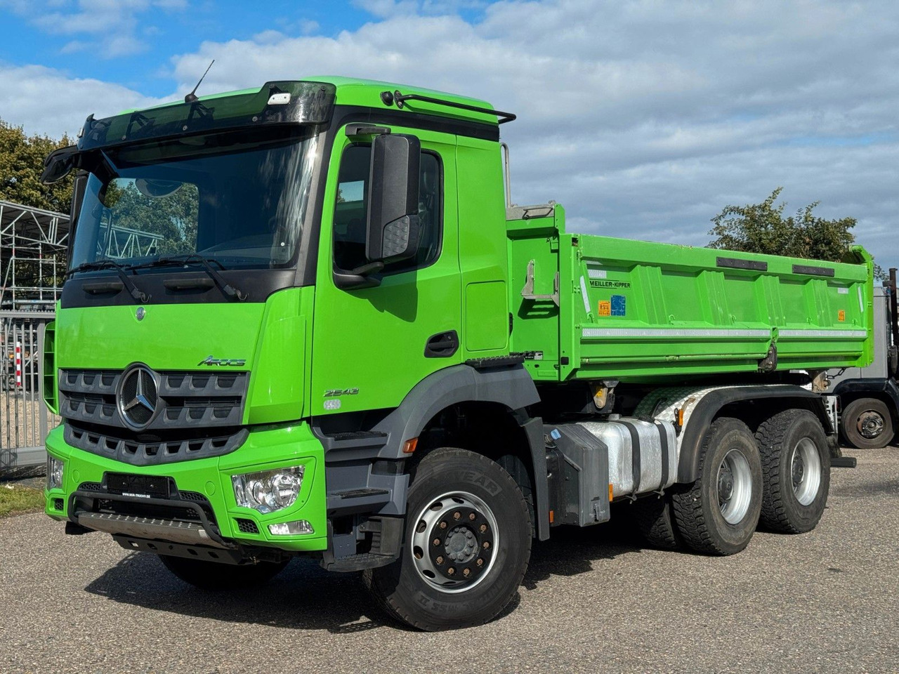 Mercedes-Benz 2643 6X4 Meiller 3 S. Bordmatik Top Zustand - Truk jungkit: gambar 3 Mercedes-Benz 2643 6X4 Meiller 3 S. Bordmatik Top Zustand - Truk jungkit: gambar 3