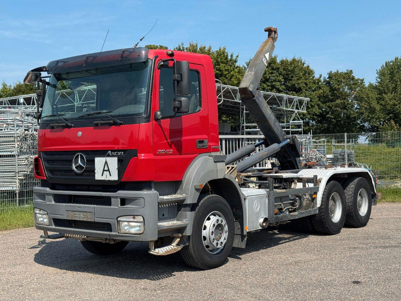 Mercedes-Benz 2643 6x4 VDL hydr. Federstütze | Klima | 6,5m - Hook lift: gambar 1 Mercedes-Benz 2643 6x4 VDL hydr. Federstütze | Klima | 6,5m - Hook lift: gambar 1