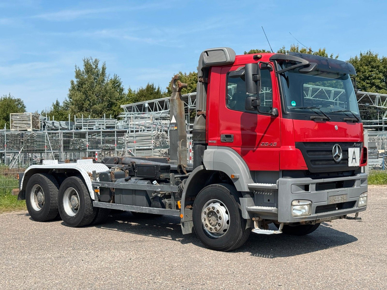 Mercedes-Benz 2643 6x4 VDL hydr. Federstütze | Klima | 6,5m - Hook lift: gambar 4 Mercedes-Benz 2643 6x4 VDL hydr. Federstütze | Klima | 6,5m - Hook lift: gambar 4