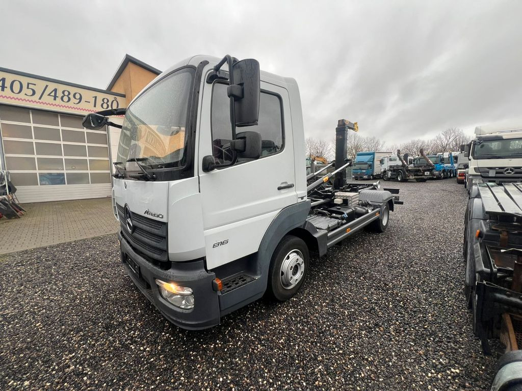 Mercedes-Benz 816 4X2 mit neuem Hyva Abroller Funk - Hook lift: gambar 5 Mercedes-Benz 816 4X2 mit neuem Hyva Abroller Funk - Hook lift: gambar 5
