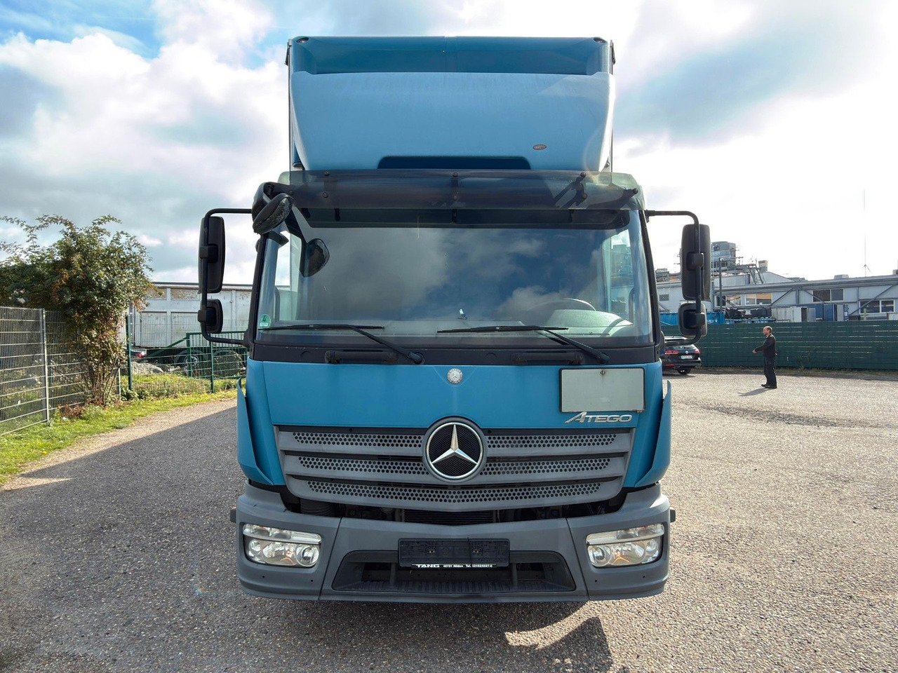 Mercedes-Benz 818 4X2 Pritsche & Plane & Tang Pritsche & Plane Mercedes-Benz 818 4X2 Pritsche & Plane & Tang Pritsche & Plane - Van dengan terpal samping: gambar 4 Mercedes-Benz 818 4X2 Pritsche & Plane & Tang Pritsche & Plane Mercedes-Benz 818 4X2 Pritsche & Plane & Tang Pritsche & Plane - Van dengan terpal samping: gambar 4