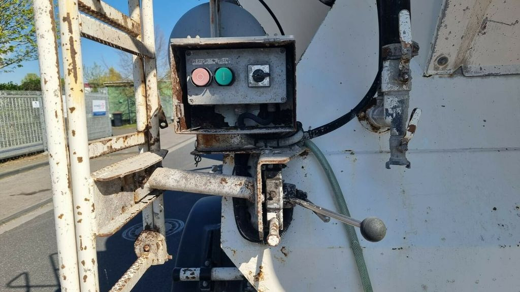 Müller-Mitteltal 2 Achs Betonmischauflieger Liebherr Müller-Mitteltal 2 Achs Betonmischauflieger Liebherr - Semi-trailer mixer beton: gambar 5 Müller-Mitteltal 2 Achs Betonmischauflieger Liebherr Müller-Mitteltal 2 Achs Betonmischauflieger Liebherr - Semi-trailer mixer beton: gambar 5