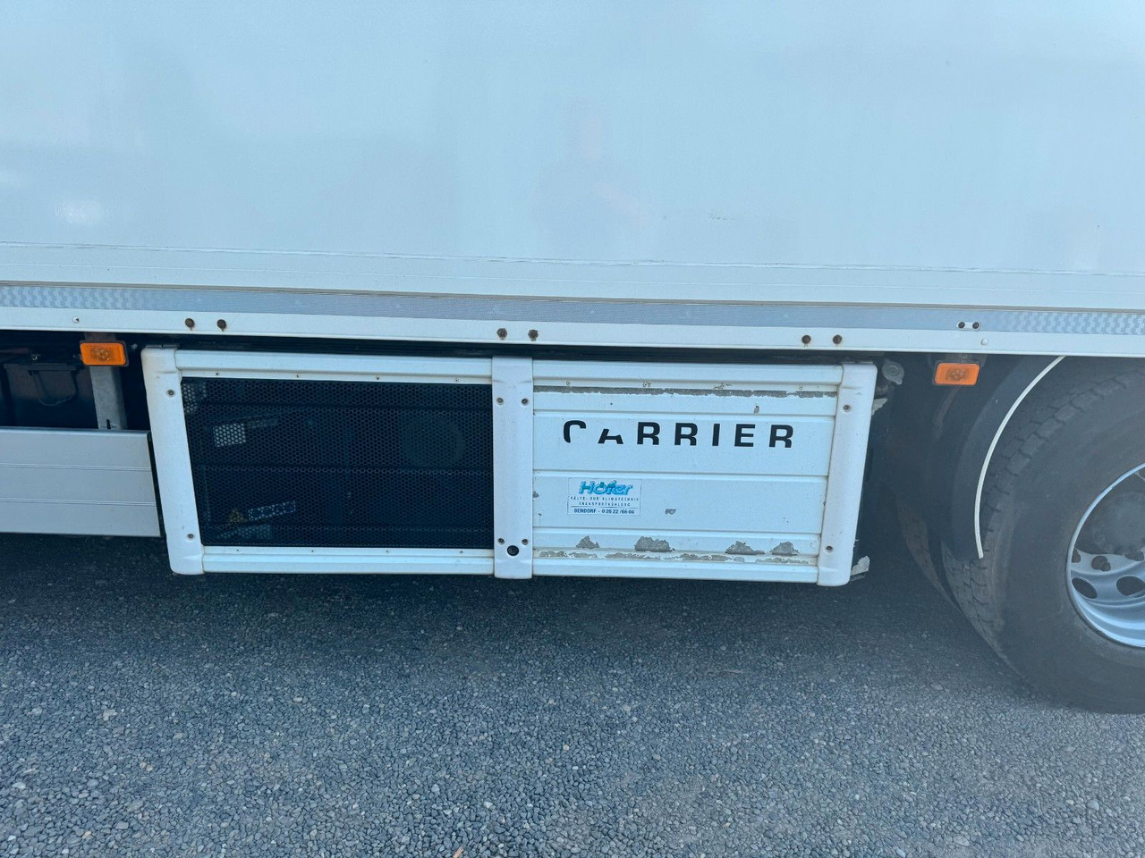 Volvo FM 410 6X2 Kühlkoffer mit Carrier Diesel & Strom - Truk berpendingin: gambar 4 Volvo FM 410 6X2 Kühlkoffer mit Carrier Diesel & Strom - Truk berpendingin: gambar 4