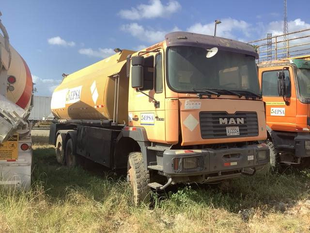 MAN 33.414-V20 - Truk tangki: gambar 4 MAN 33.414-V20 - Truk tangki: gambar 4
