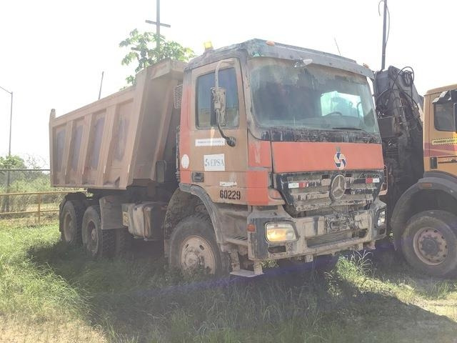 Mercedes-Benz ACTROS 3341 - Truk jungkit: gambar 4 Mercedes-Benz ACTROS 3341 - Truk jungkit: gambar 4
