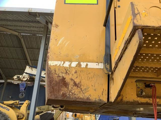 Ekskavator perayap CAT 6015B: gambar 23