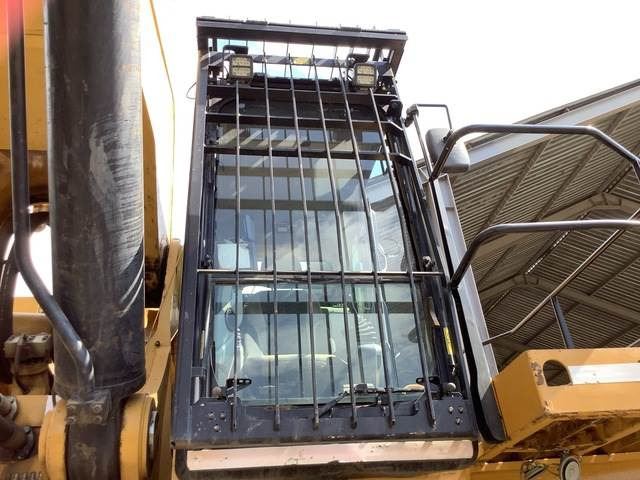 Ekskavator perayap CAT 6015B: gambar 13