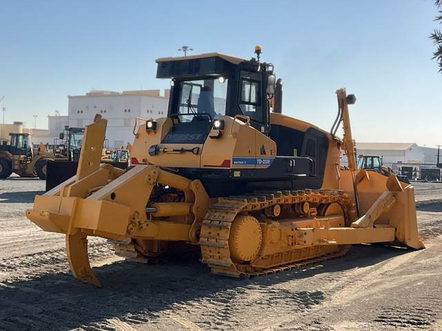 Dressta TD25M - Bulldozer: gambar 3 Dressta TD25M - Bulldozer: gambar 3