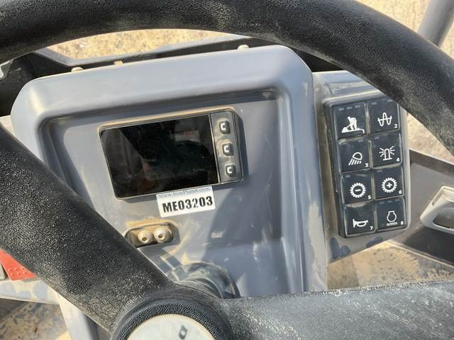 Pemadat Dynapac CA305: gambar 23