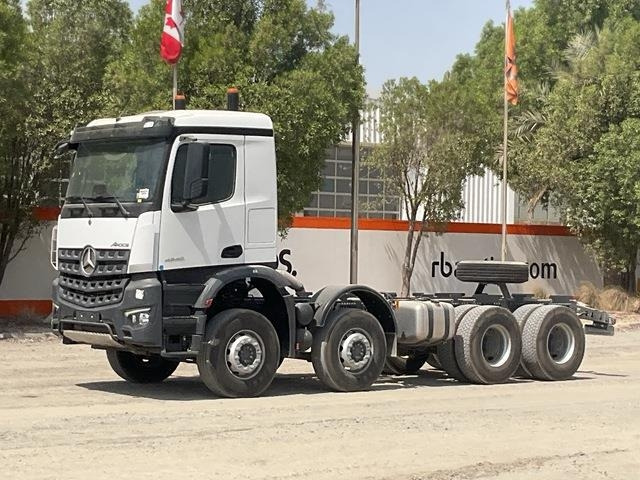 Mercedes-Benz Arocs 4240 - Truk sasis: gambar 1 Mercedes-Benz Arocs 4240 - Truk sasis: gambar 1