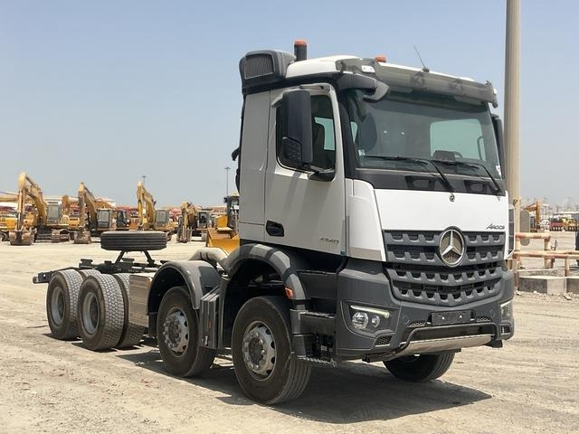 Mercedes-Benz Arocs 4240 - Truk sasis: gambar 4 Mercedes-Benz Arocs 4240 - Truk sasis: gambar 4
