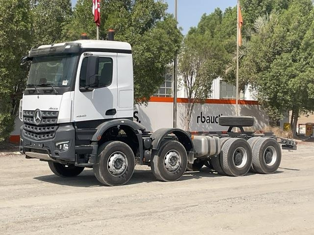 Mercedes-Benz Arocs 4240 - Truk sasis: gambar 1 Mercedes-Benz Arocs 4240 - Truk sasis: gambar 1