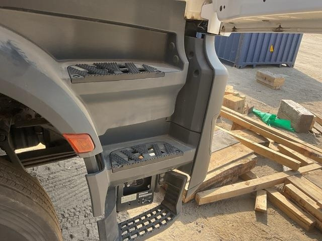 Truk sasis Mercedes-Benz Arocs 4240: gambar 16