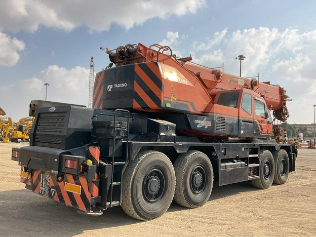 Tadano GR700N-2 - Derek medan kasar: gambar 2 Tadano GR700N-2 - Derek medan kasar: gambar 2
