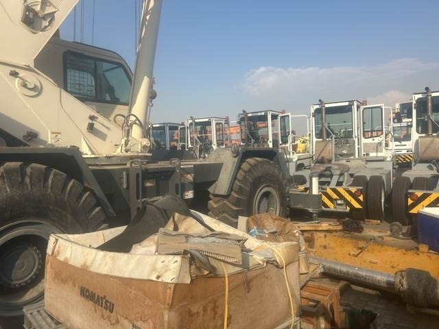 Derek medan kasar Terex RT555: gambar 24 Derek medan kasar Terex RT555: gambar 24