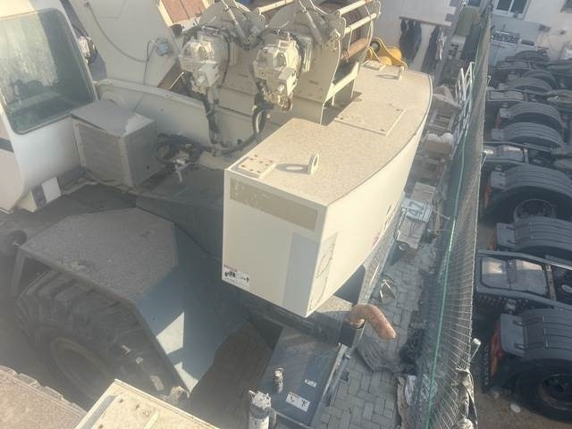 Derek medan kasar Terex RT555: gambar 22 Derek medan kasar Terex RT555: gambar 22