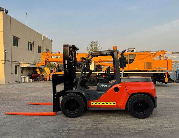Toyota 8FD70N - Forklift diesel: gambar 2 Toyota 8FD70N - Forklift diesel: gambar 2