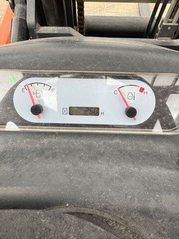 UniCarriers D1F5F50U - Forklift diesel: gambar 4 UniCarriers D1F5F50U - Forklift diesel: gambar 4