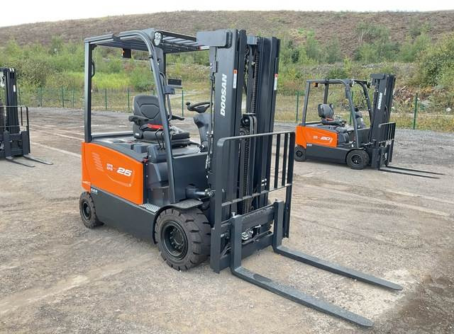 Doosan B25X-7 PLUS - Forklift listrik: gambar 4 Doosan B25X-7 PLUS - Forklift listrik: gambar 4
