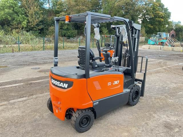 Doosan B30X-7 PLUS - Forklift listrik: gambar 3 Doosan B30X-7 PLUS - Forklift listrik: gambar 3