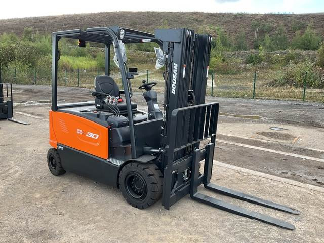 Doosan B30X-7 PLUS - Forklift listrik: gambar 4 Doosan B30X-7 PLUS - Forklift listrik: gambar 4